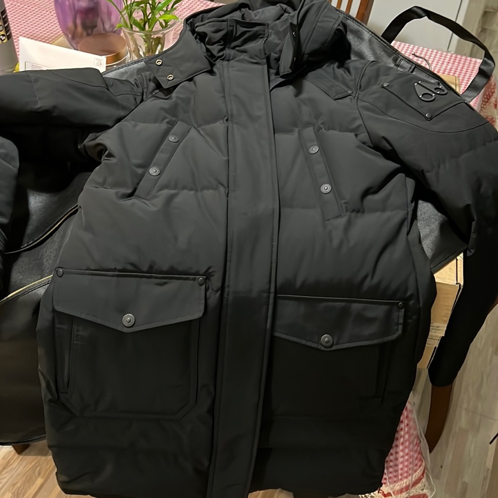 BRAND NEW NEVER WORN size Large but it is a slim fit.